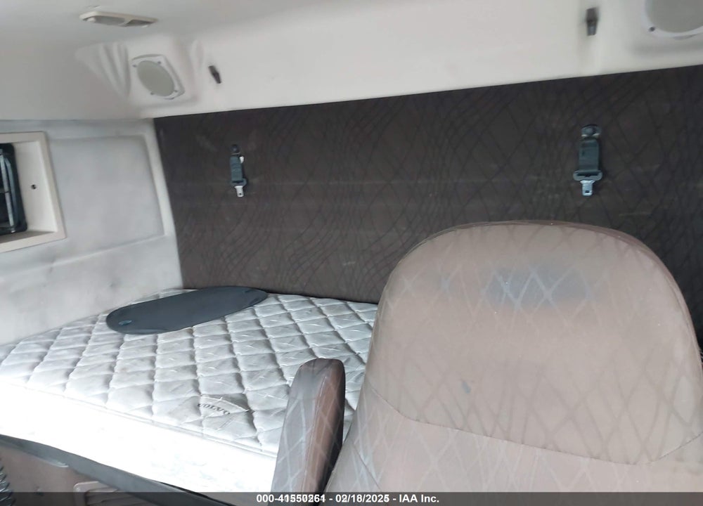 2013 VOLVO VN VNL VIN: 4V4NC9EH0DN142944