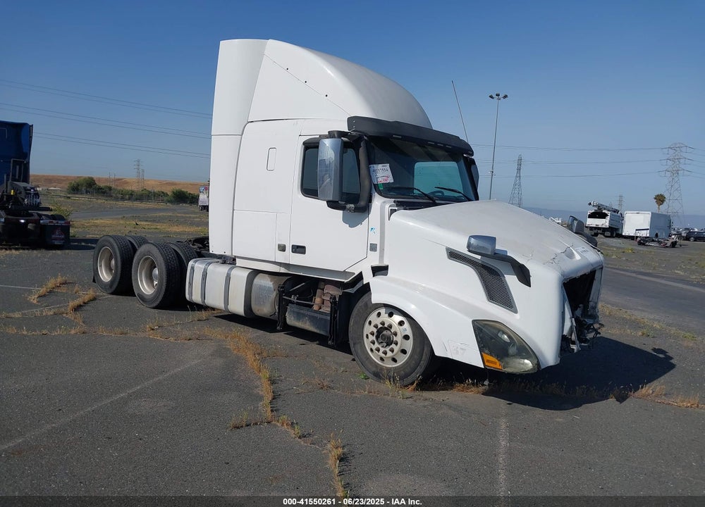 2013 VOLVO VN VNL VIN: 4V4NC9EH0DN142944