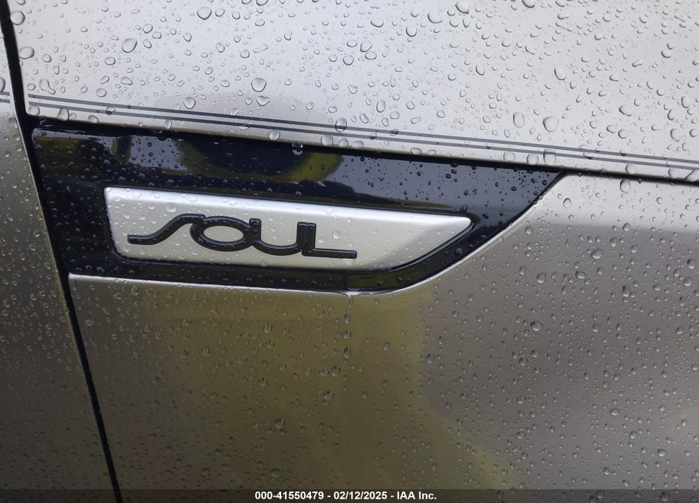 2018 KIA SOUL VIN: KNDJN2A20J7596656