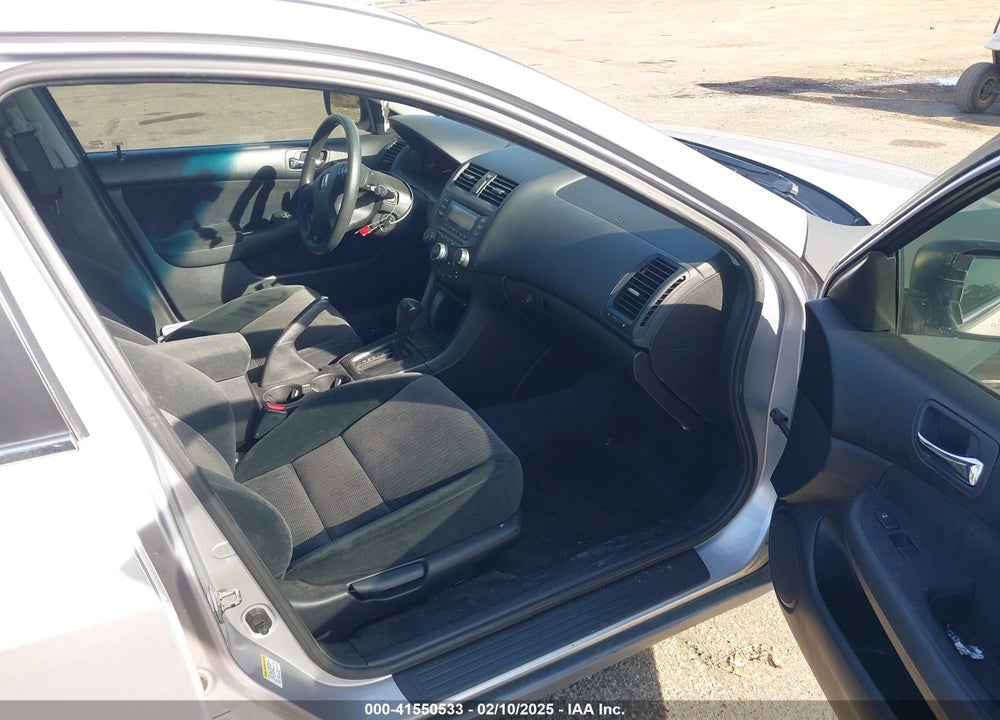 2005 HONDA ACCORD 2.4 LX VIN: 1HGCM56425L000856