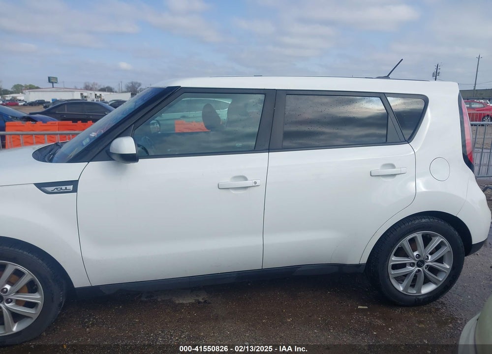 2019 KIA SOUL VIN: KNDJP3A51K7630762