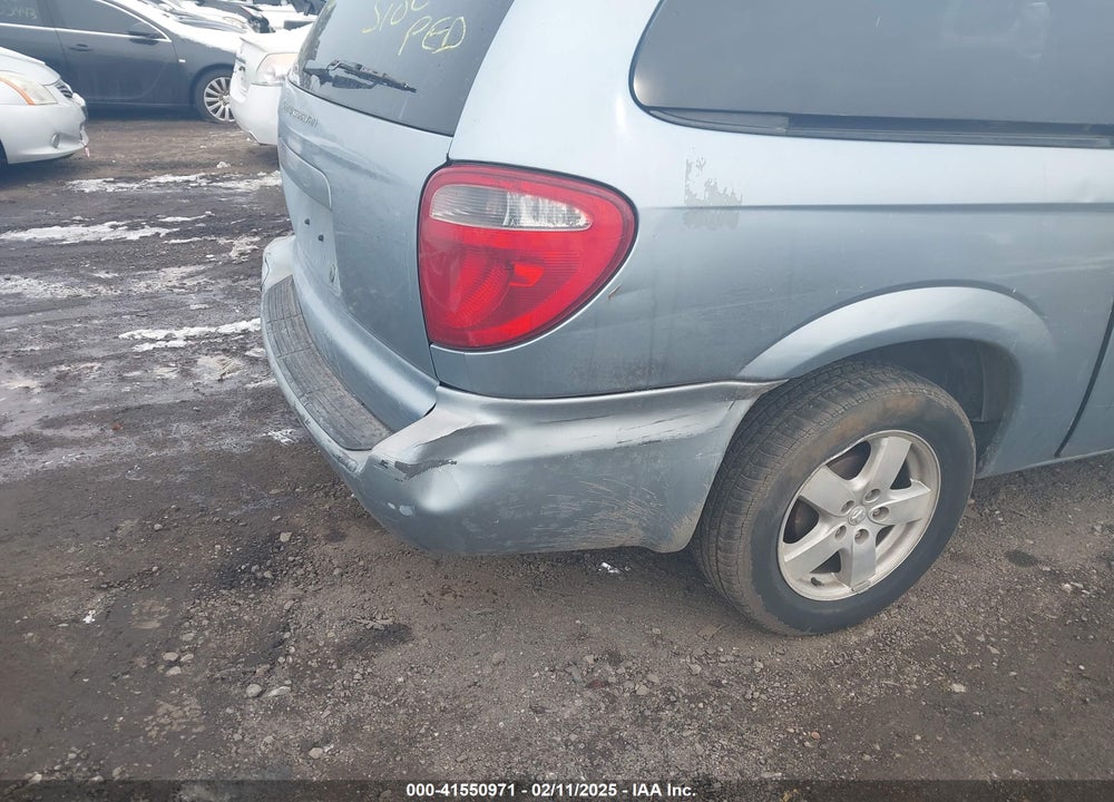 2005 DODGE GRAND CARAVAN VIN: 1D4GP24R05B194428
