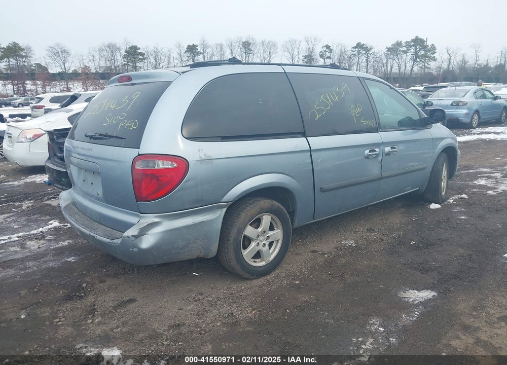 2005 DODGE GRAND CARAVAN VIN: 1D4GP24R05B194428