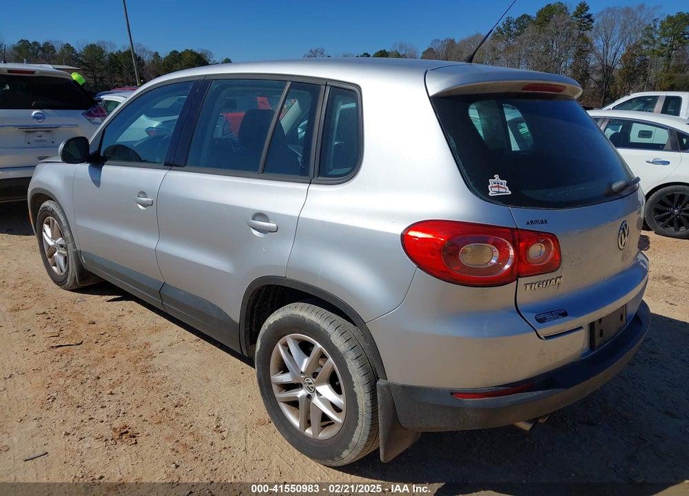 2011 VOLKSWAGEN TIGUAN S VIN: WVGBV7AX5BW549090