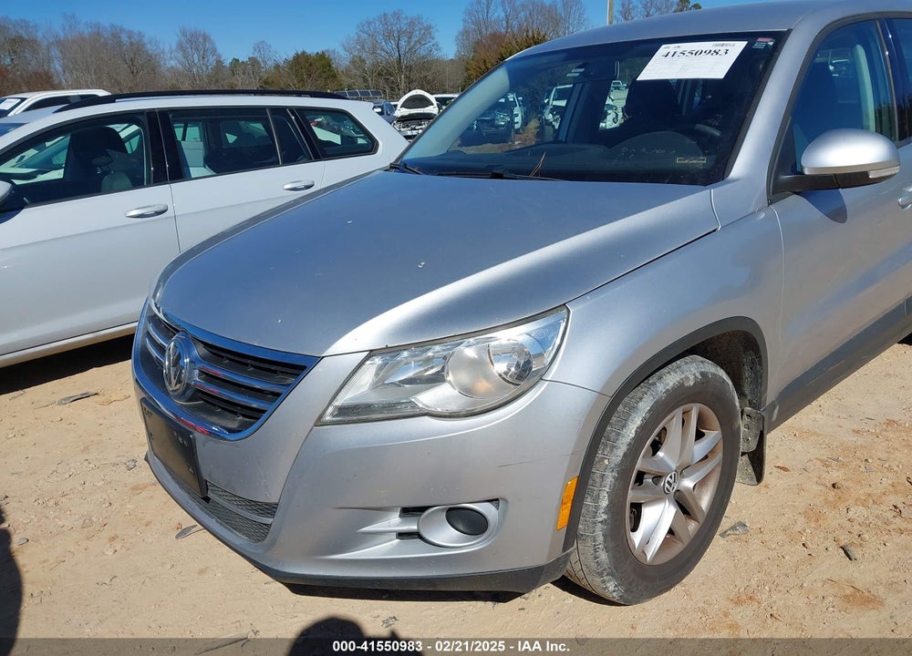 2011 VOLKSWAGEN TIGUAN S VIN: WVGBV7AX5BW549090