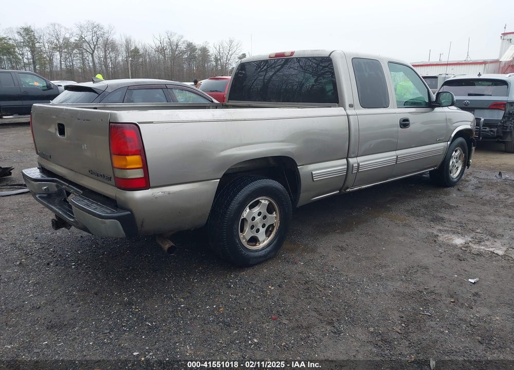 2000 CHEVROLET SILVERADO 1500 VIN: 2GCEC19T1Y1380448