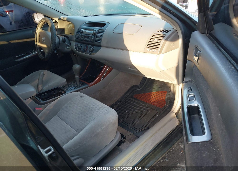 2002 TOYOTA CAMRY LE VIN: JTDBE32K820129827
