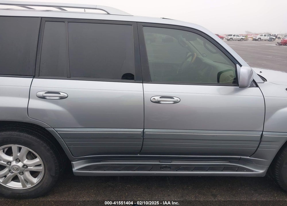 2005 LEXUS LX 470 VIN: JTJHT00W053555385