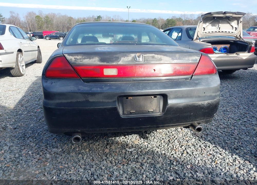 2002 HONDA ACCORD VIN: 1HGCG22562A034083