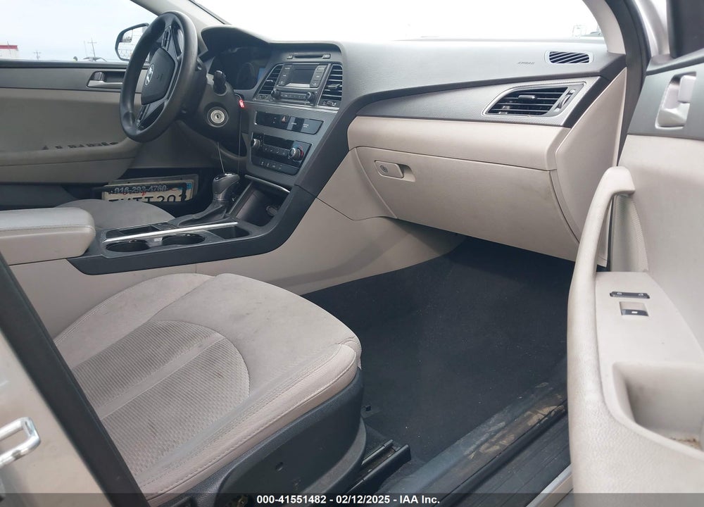 2015 HYUNDAI SONATA SE VIN: 5NPE24AF9FH069212