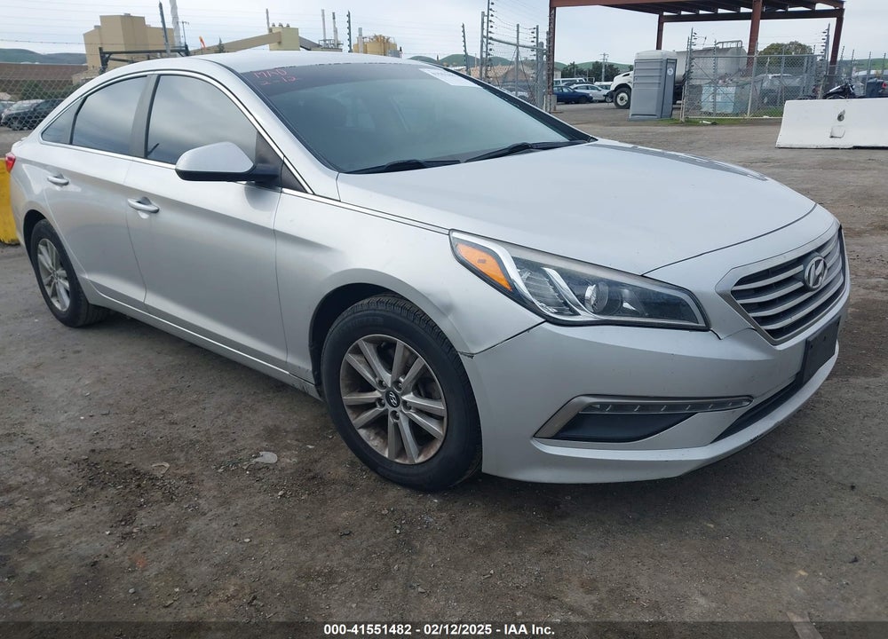 2015 HYUNDAI SONATA SE VIN: 5NPE24AF9FH069212