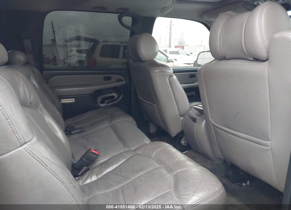 2000 CHEVROLET SUBURBAN 1500 LS VIN: 3GNEC16T3YG209560