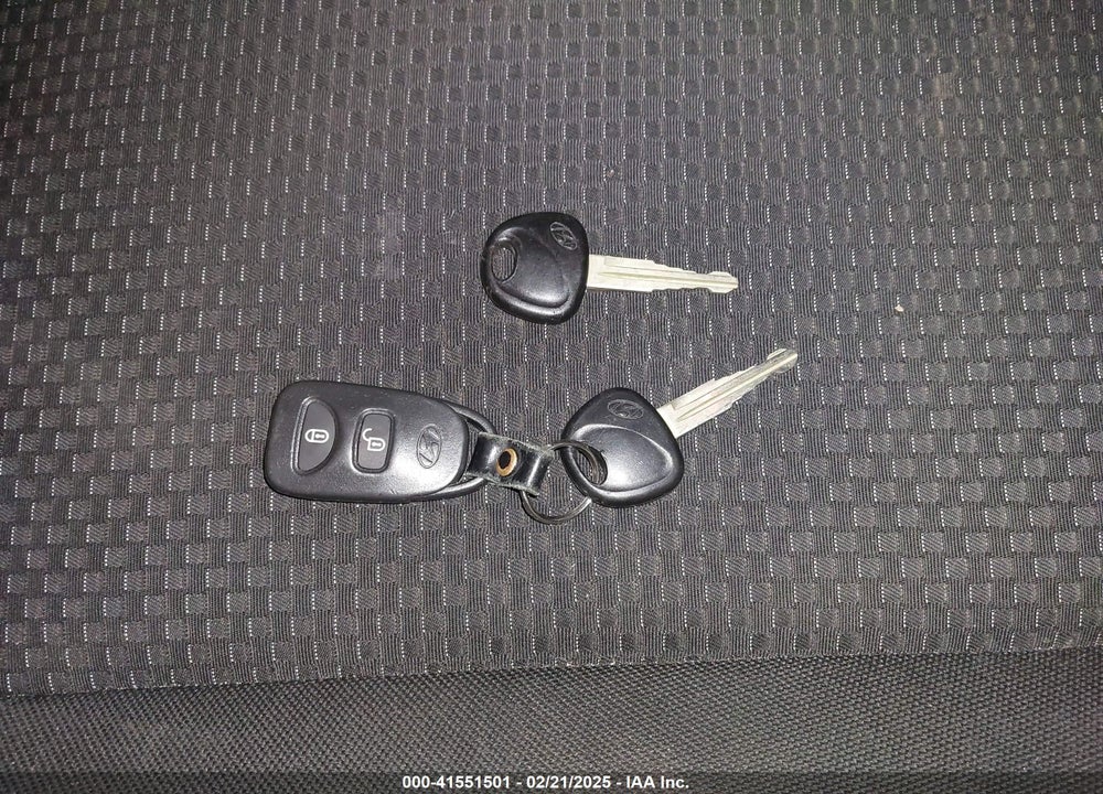 2008 HYUNDAI ACCENT VIN: KMHCN36C48U064799