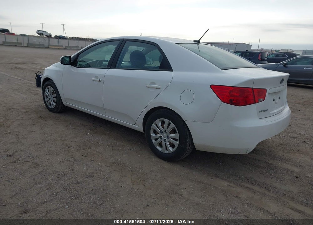 2013 KIA FORTE VIN: KNAFU4A26D5713142