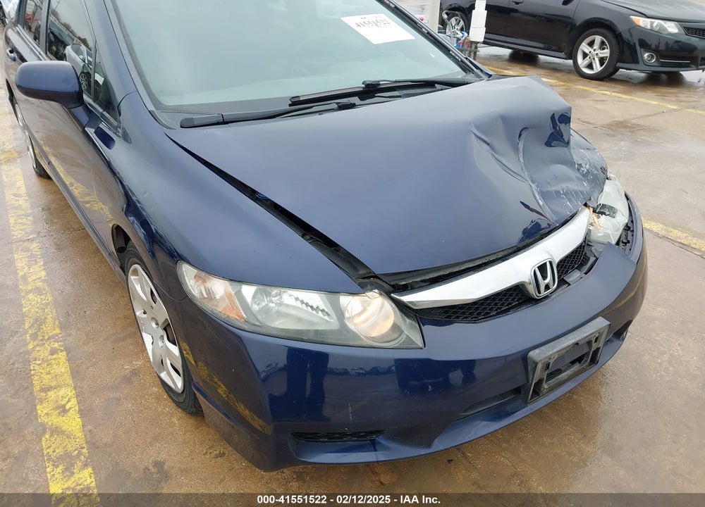 2010 HONDA CIVIC LX VIN: 19XFA1F58AE077093