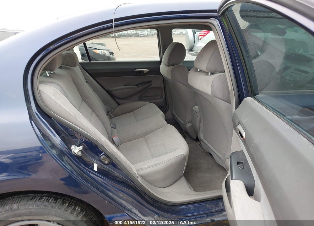 2010 HONDA CIVIC LX VIN: 19XFA1F58AE077093