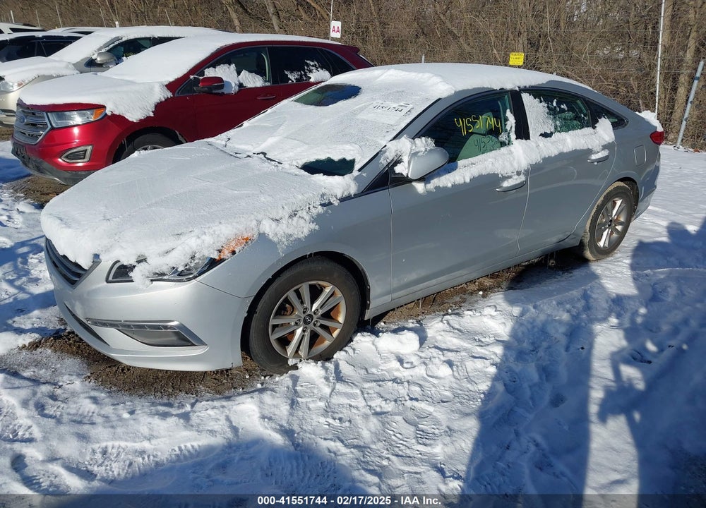 2015 HYUNDAI SONATA SE VIN: 5NPE24AF8FH187915