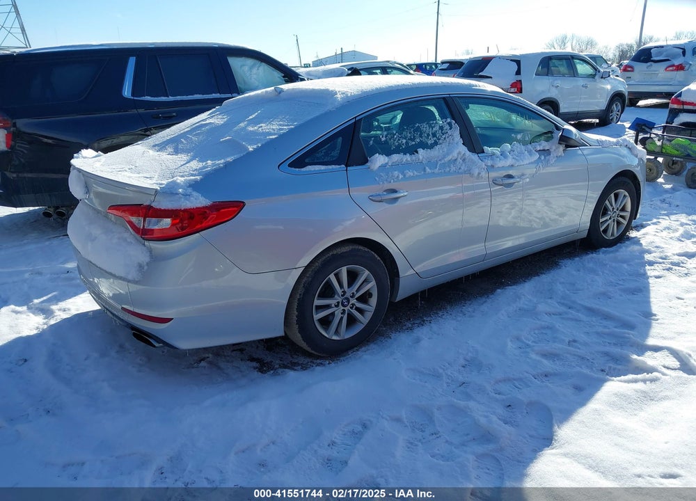 2015 HYUNDAI SONATA SE VIN: 5NPE24AF8FH187915
