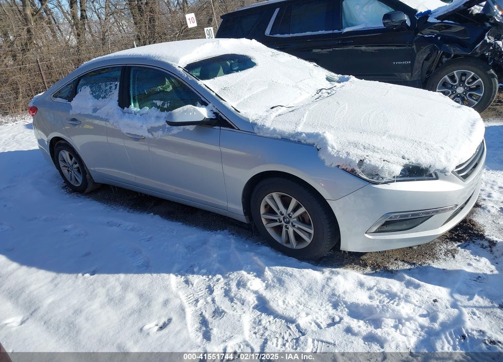 2015 HYUNDAI SONATA SE VIN: 5NPE24AF8FH187915