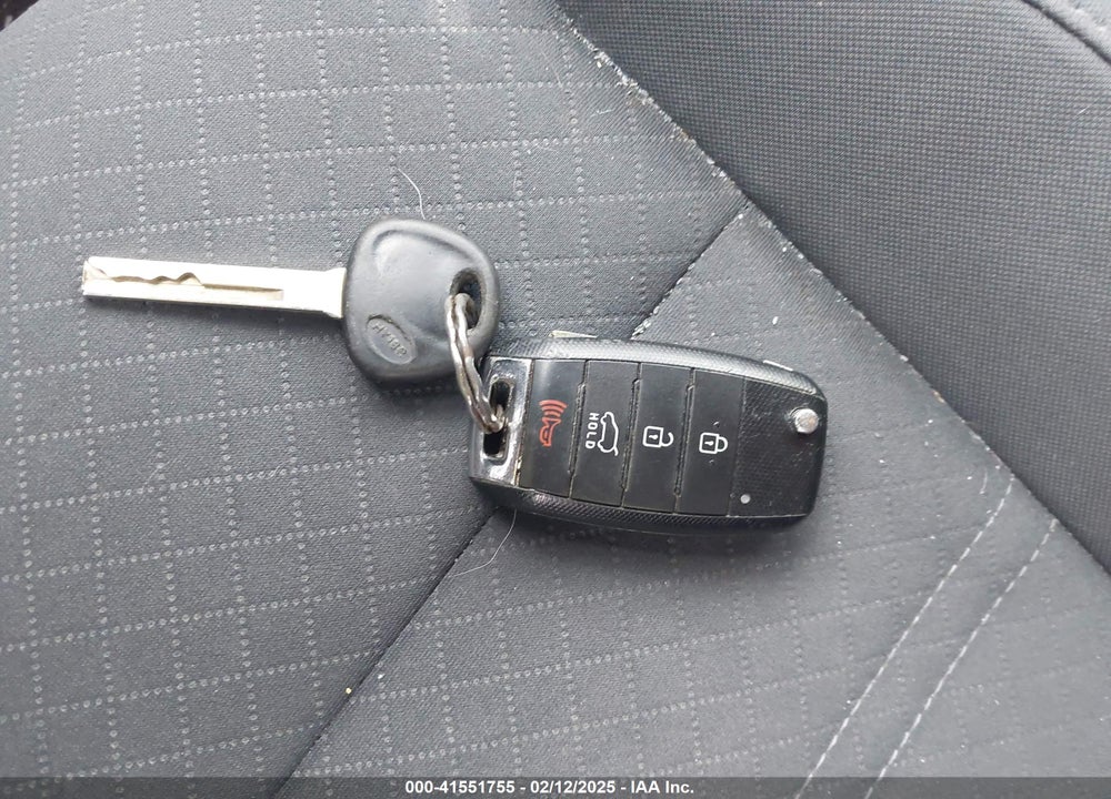 2017 KIA SORENTO 2.4L LX VIN: 5XYPGDA31HG256941