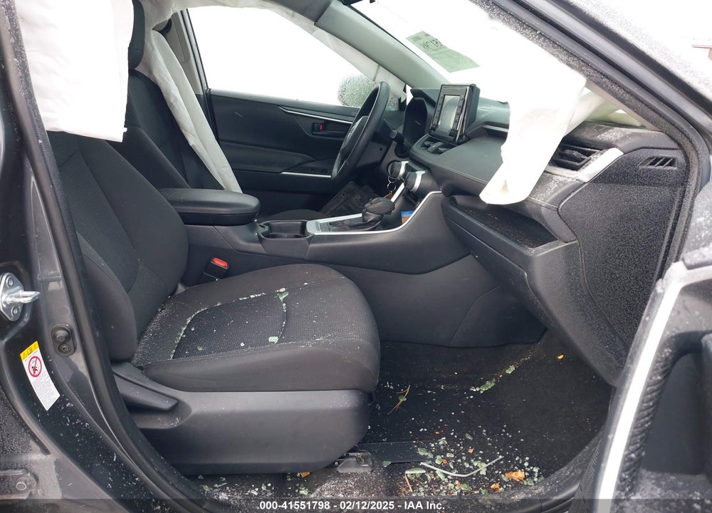 2019 TOYOTA RAV4 LE VIN: JTMF1RFV6KD007576