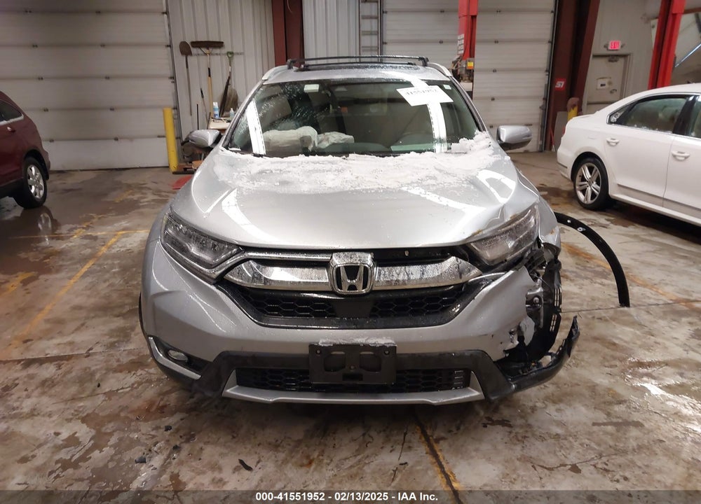 2018 HONDA CR-V TOURING VIN: 7FARW2H98JE005913