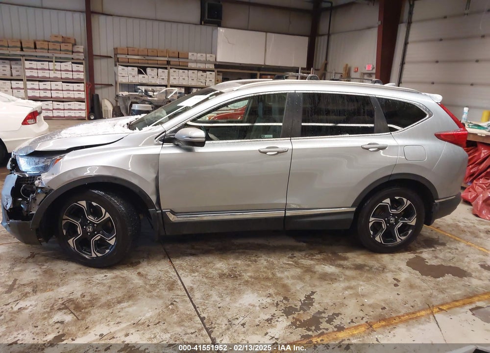 2018 HONDA CR-V TOURING VIN: 7FARW2H98JE005913