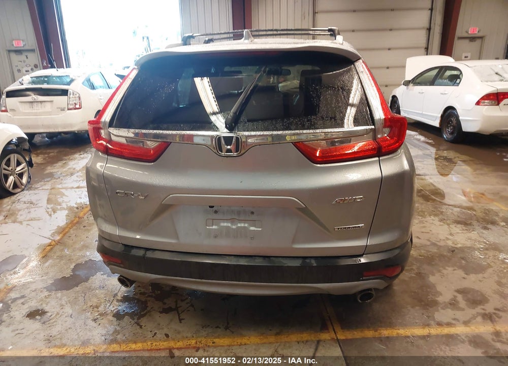 2018 HONDA CR-V TOURING VIN: 7FARW2H98JE005913