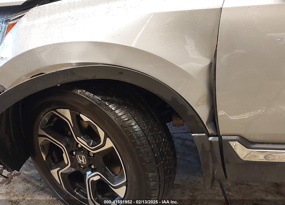 2018 HONDA CR-V TOURING VIN: 7FARW2H98JE005913