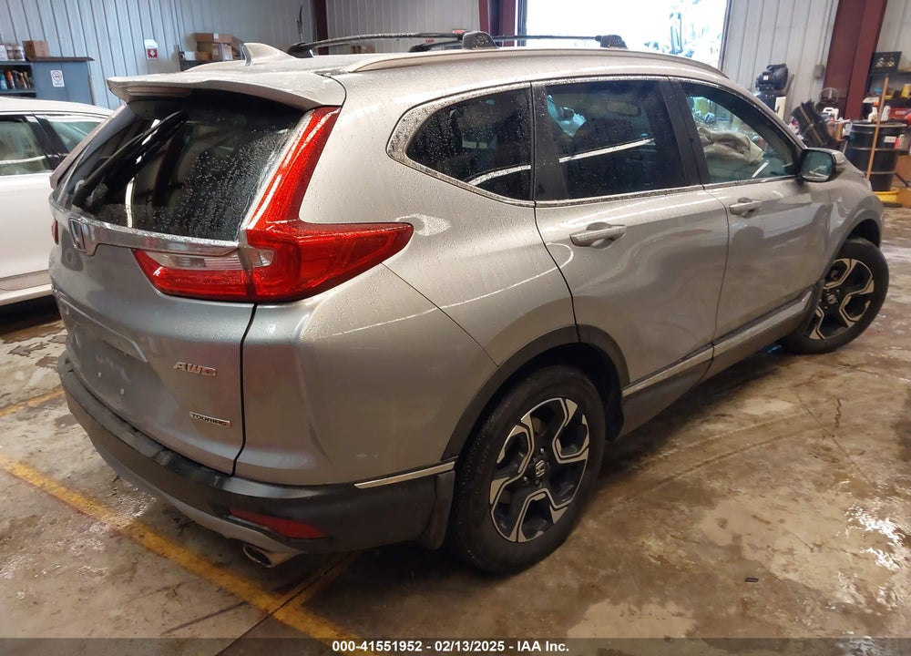 2018 HONDA CR-V TOURING VIN: 7FARW2H98JE005913