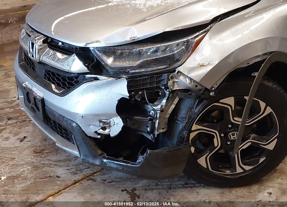 2018 HONDA CR-V TOURING VIN: 7FARW2H98JE005913