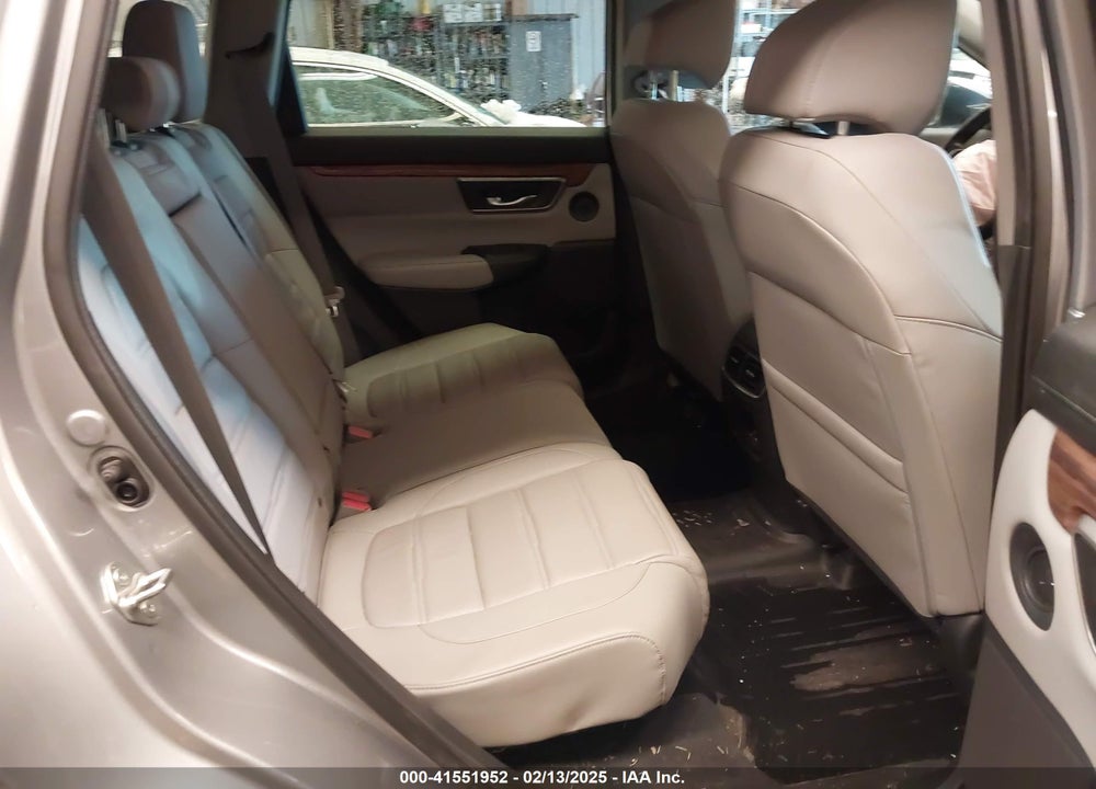 2018 HONDA CR-V TOURING VIN: 7FARW2H98JE005913
