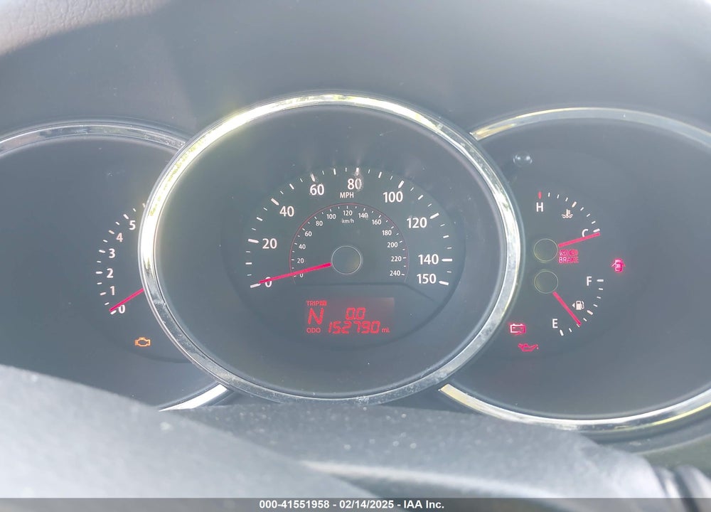 2011 KIA SORENTO LX VIN: 5XYKTDA17BG172523