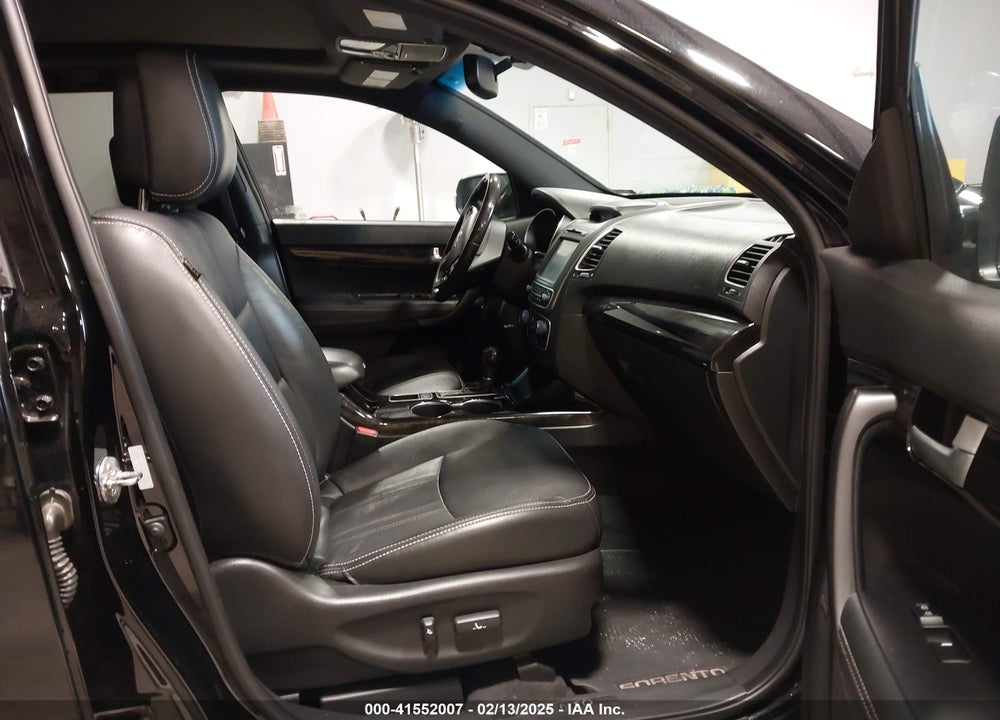 2014 KIA SORENTO LIMITED V6 VIN: 5XYKW4A7XEG470404