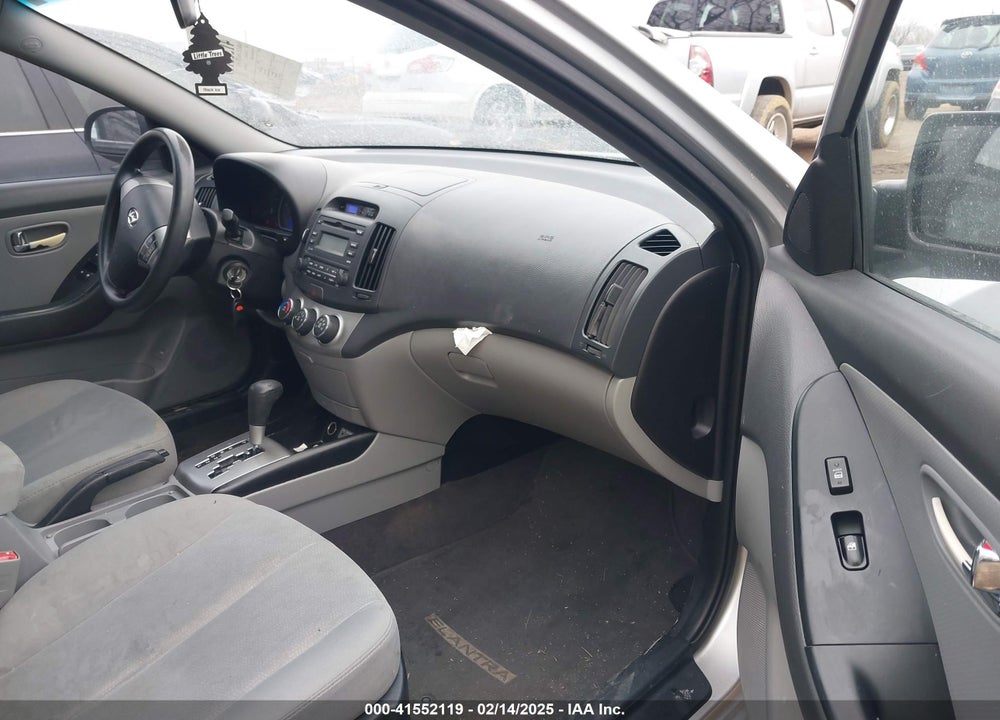 2010 HYUNDAI ELANTRA VIN: KMHDU4AD7AU190044
