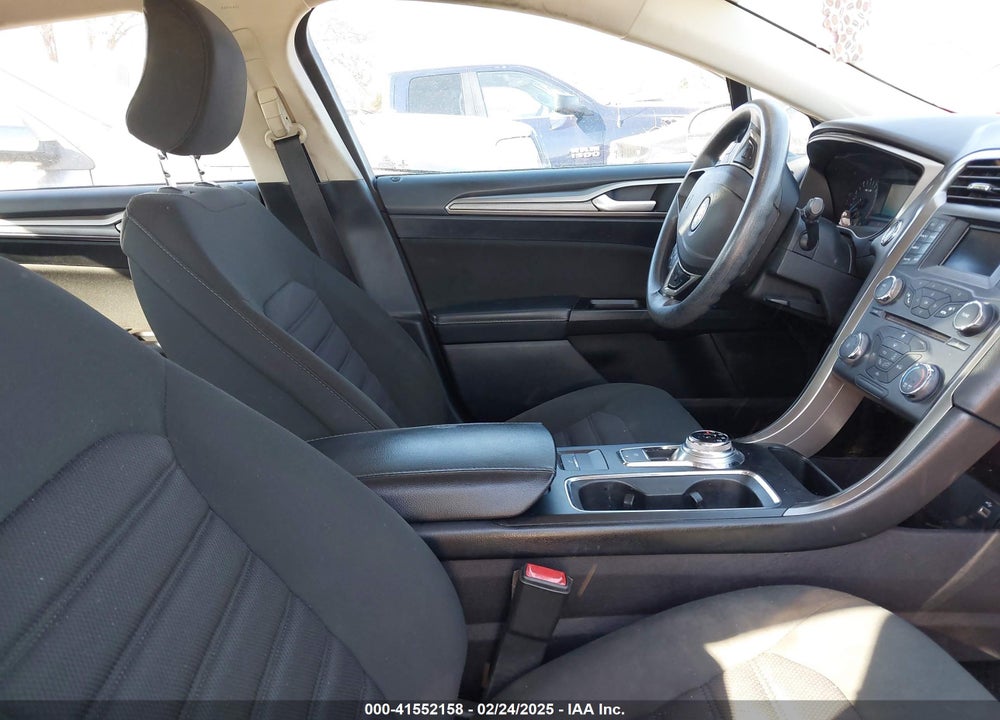 2017 FORD FUSION SE VIN: 3FA6P0H70HR203849