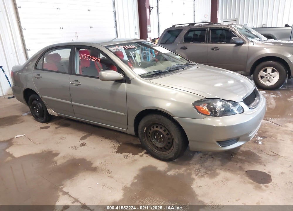 2004 TOYOTA COROLLA LE VIN: 2T1BR32E24C284588