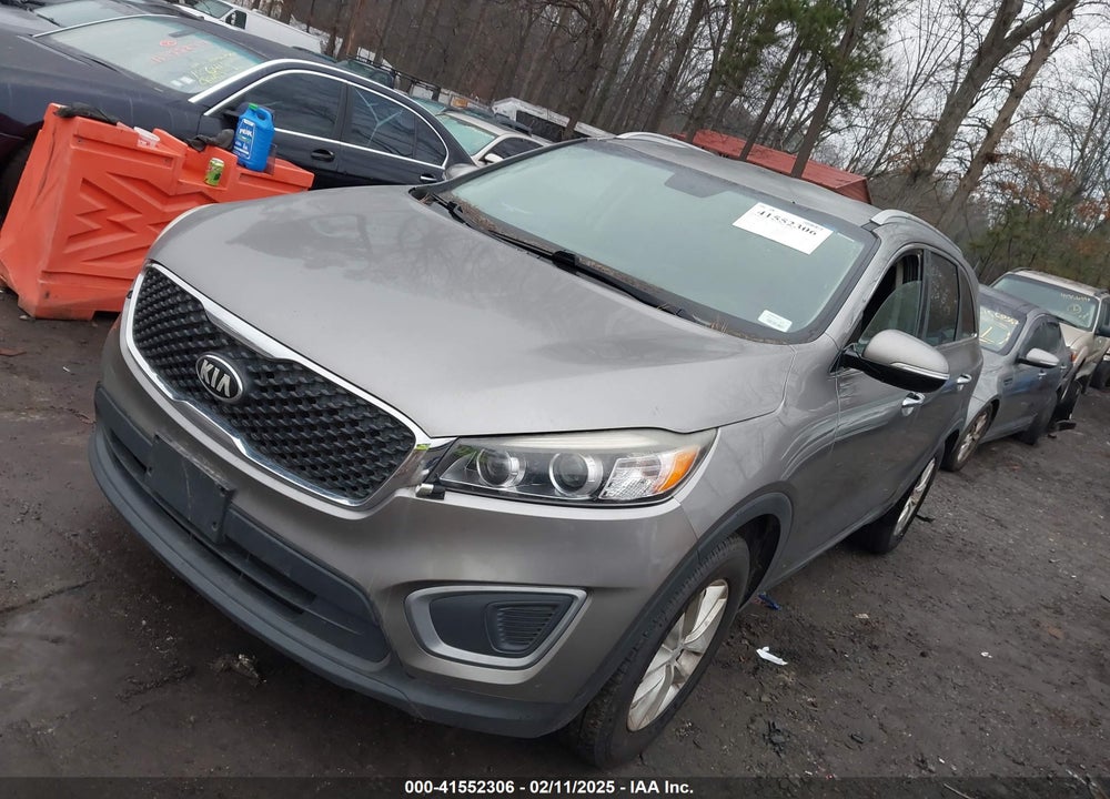 2016 KIA SORENTO 3.3L LX VIN: 5XYPG4A57GG147982