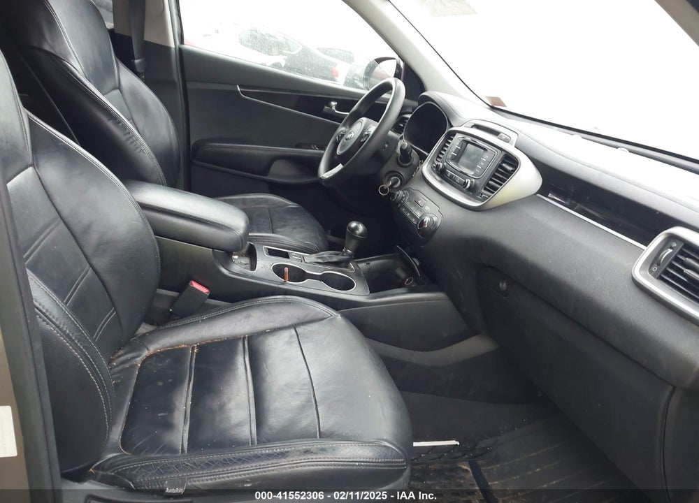 2016 KIA SORENTO 3.3L LX VIN: 5XYPG4A57GG147982