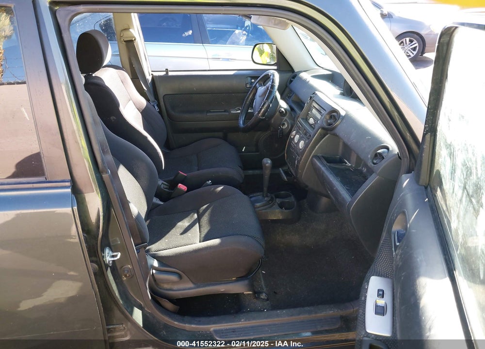 2005 SCION XB VIN: JTLKT324550191346