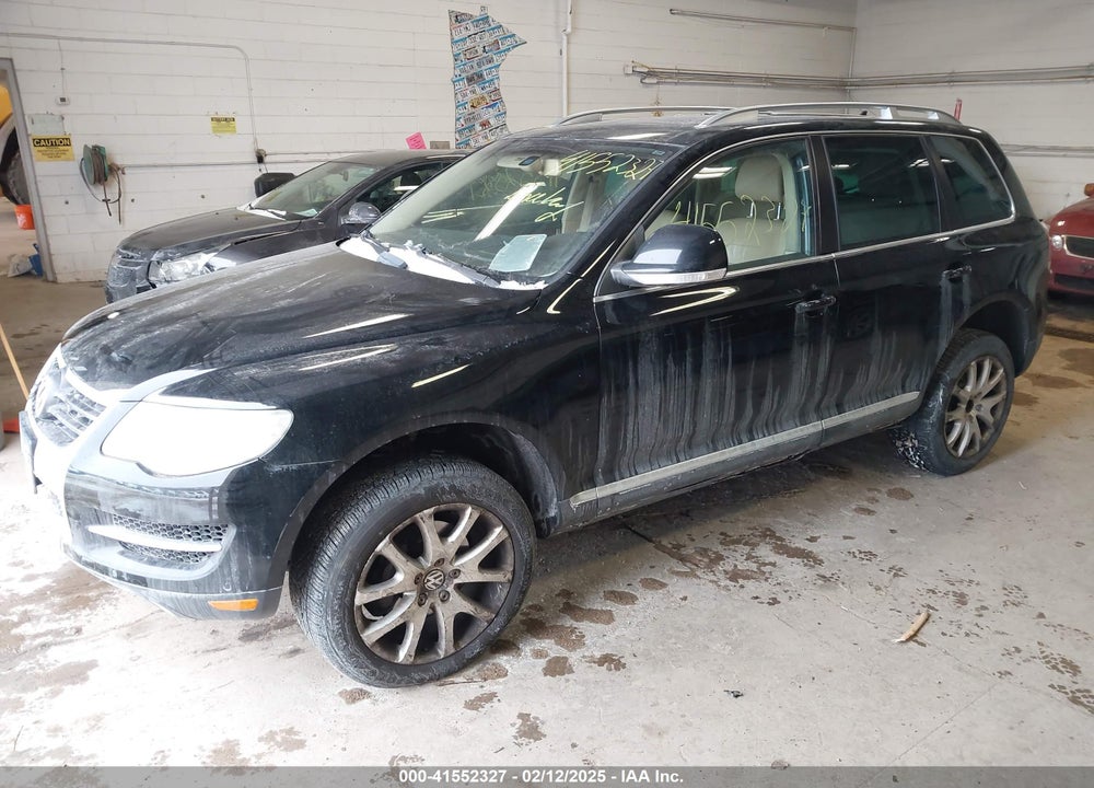 2010 VOLKSWAGEN TOUAREG VIN: WVGBF7A98AD001383