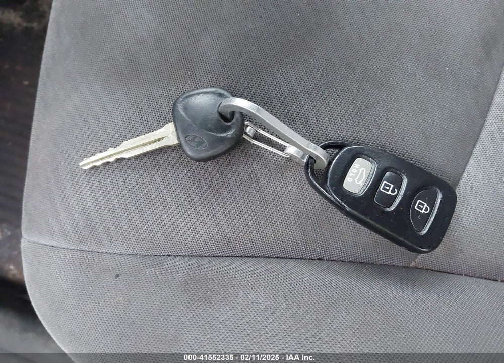 2013 HYUNDAI ELANTRA VIN: KMHDH4AE1DU888120