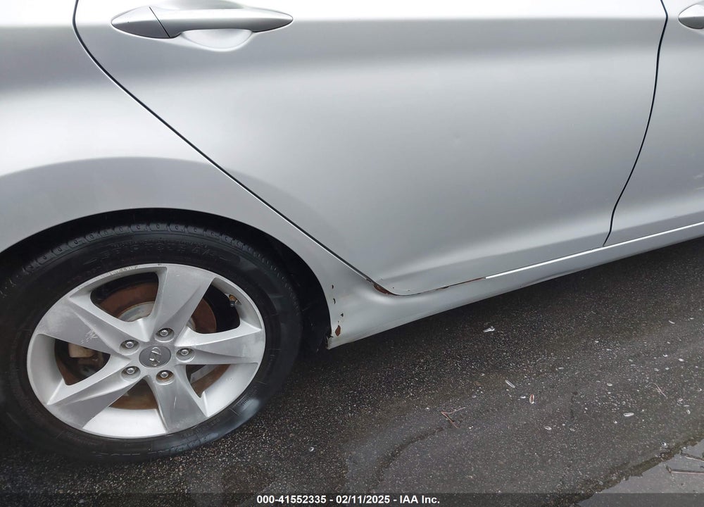 2013 HYUNDAI ELANTRA VIN: KMHDH4AE1DU888120
