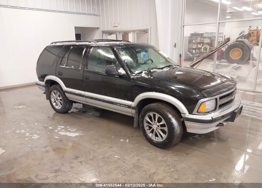 1996 CHEVROLET BLAZER VIN: 1GNDT13W2T2140730