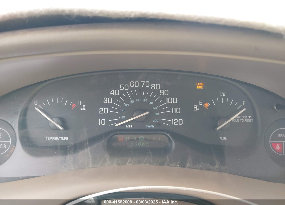 2002 BUICK CENTURY LIMITED VIN: 2G4WY55J821166870