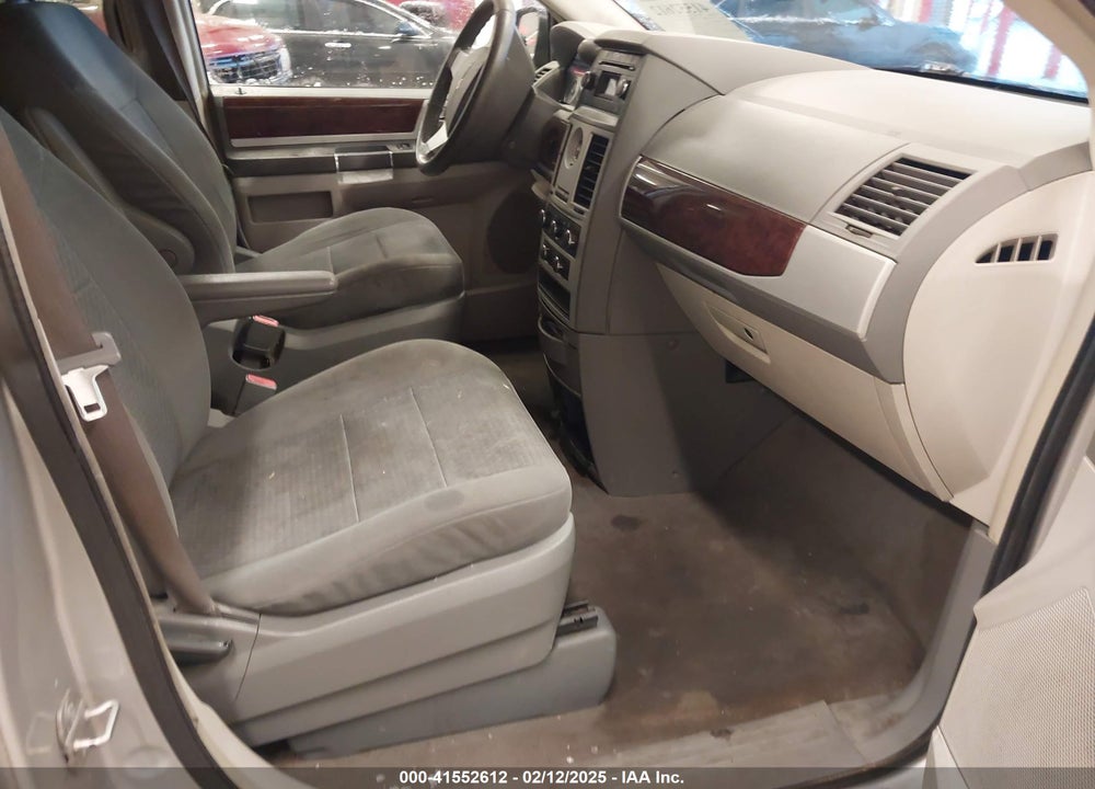 2010 CHRYSLER TOWN & COUNTRY VIN: 2A4RR5D16AR230317