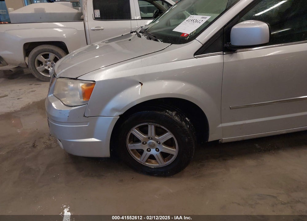 2010 CHRYSLER TOWN & COUNTRY VIN: 2A4RR5D16AR230317