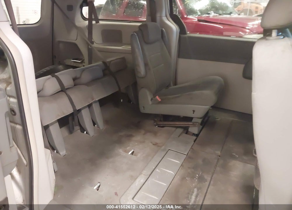 2010 CHRYSLER TOWN & COUNTRY VIN: 2A4RR5D16AR230317