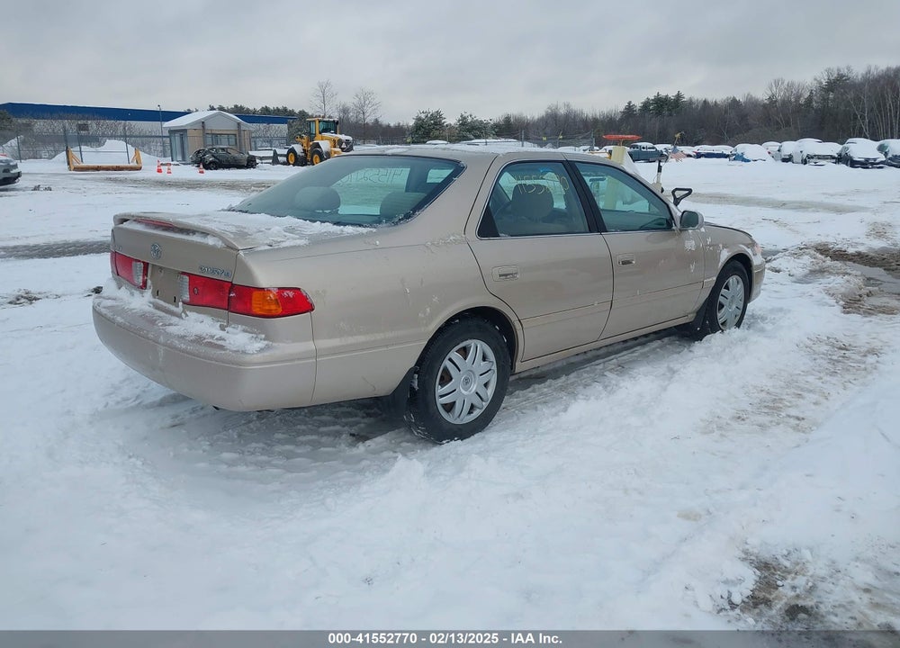 2000 TOYOTA CAMRY LE VIN: JT2BG22K4Y0467697