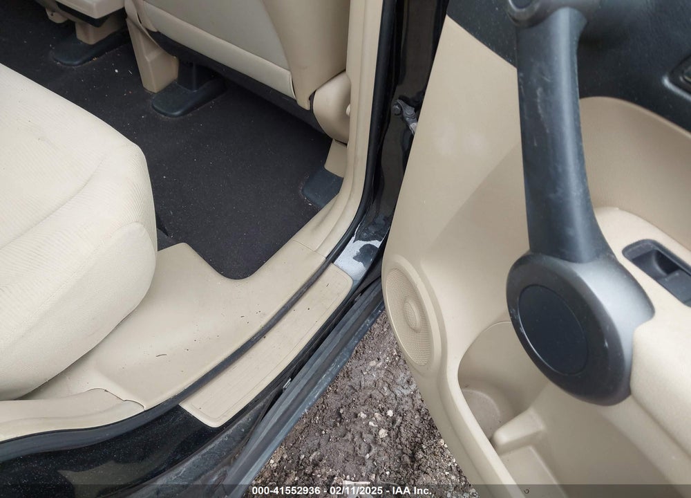 2010 HONDA CR-V LX VIN: JHLRE4H34AC015036